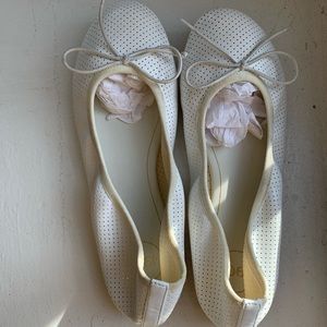 1901 Girl’s Vegan Leather Perforated Ballet Flat